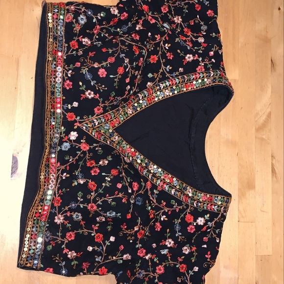 Indian Ruffle Saree with Embroidered blouse, mask and jewelled belt (Handmade) - Picture 5 of 7